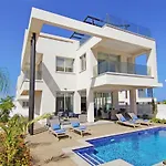 Nova * Protaras